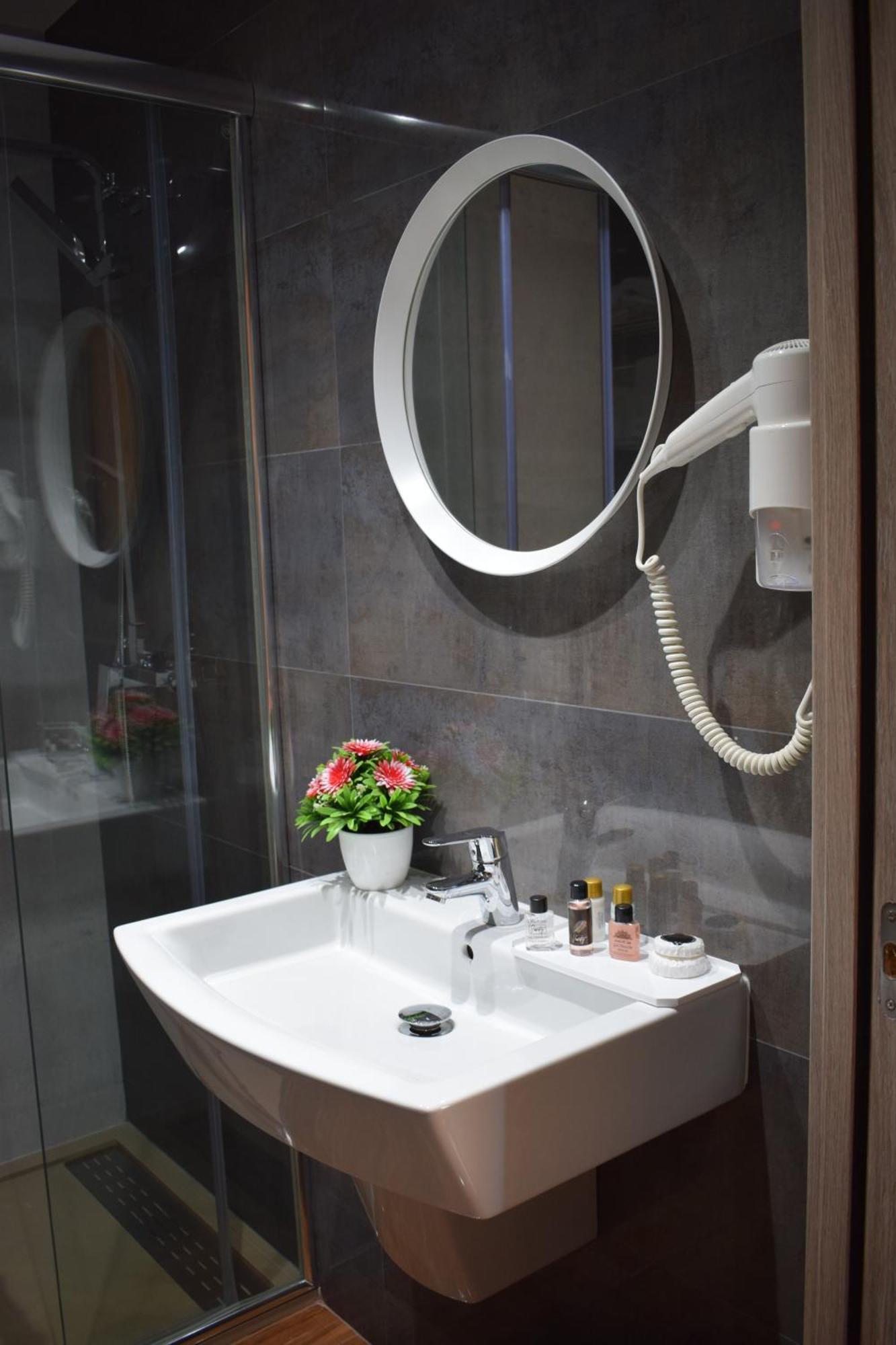 Hotel Zinou Zm Algiers Εξωτερικό φωτογραφία
